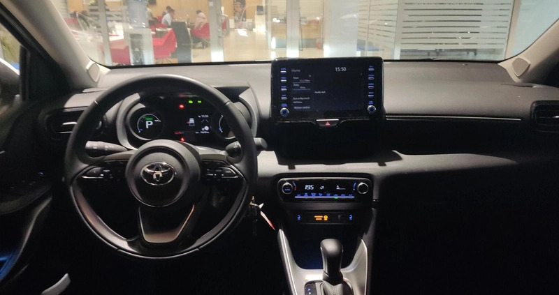 Toyota Yaris cena 96900 przebieg: 13617, rok produkcji 2022 z Chojnice małe 67